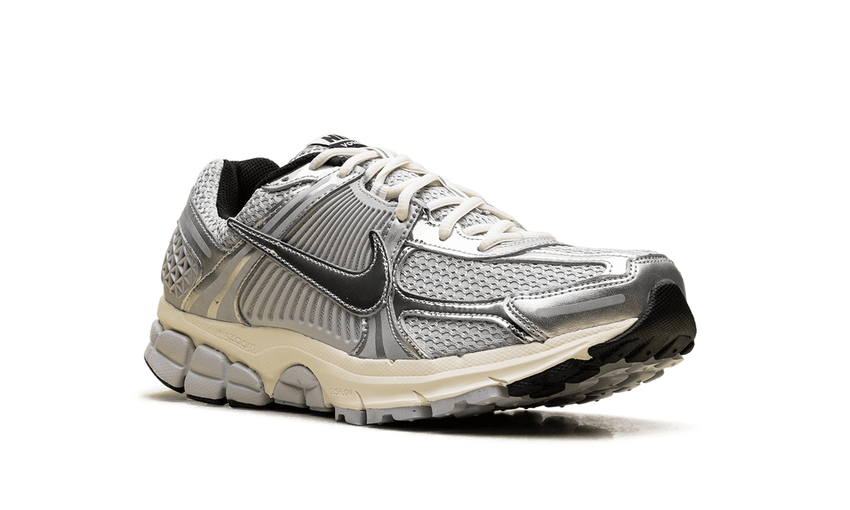 NIKE MENS Zoom Vomero 5 "Grey Fog Chrome" IM3486 002 IM3486 002 from Stadium Goods