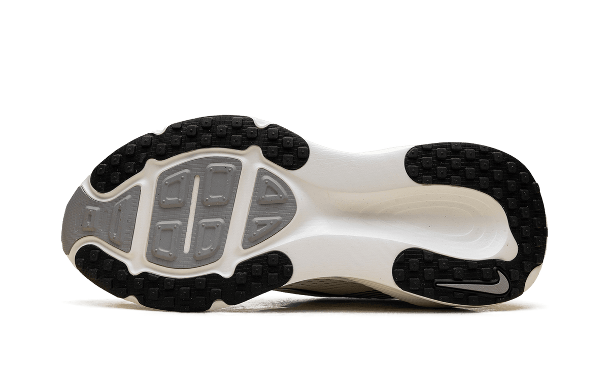 NIKE MENS Vomero 18 "Summit White Coconut Milk" HM6803 101 from Stadium Goods